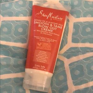 Shea Moisture Smooth & Tame Blowout Creme
